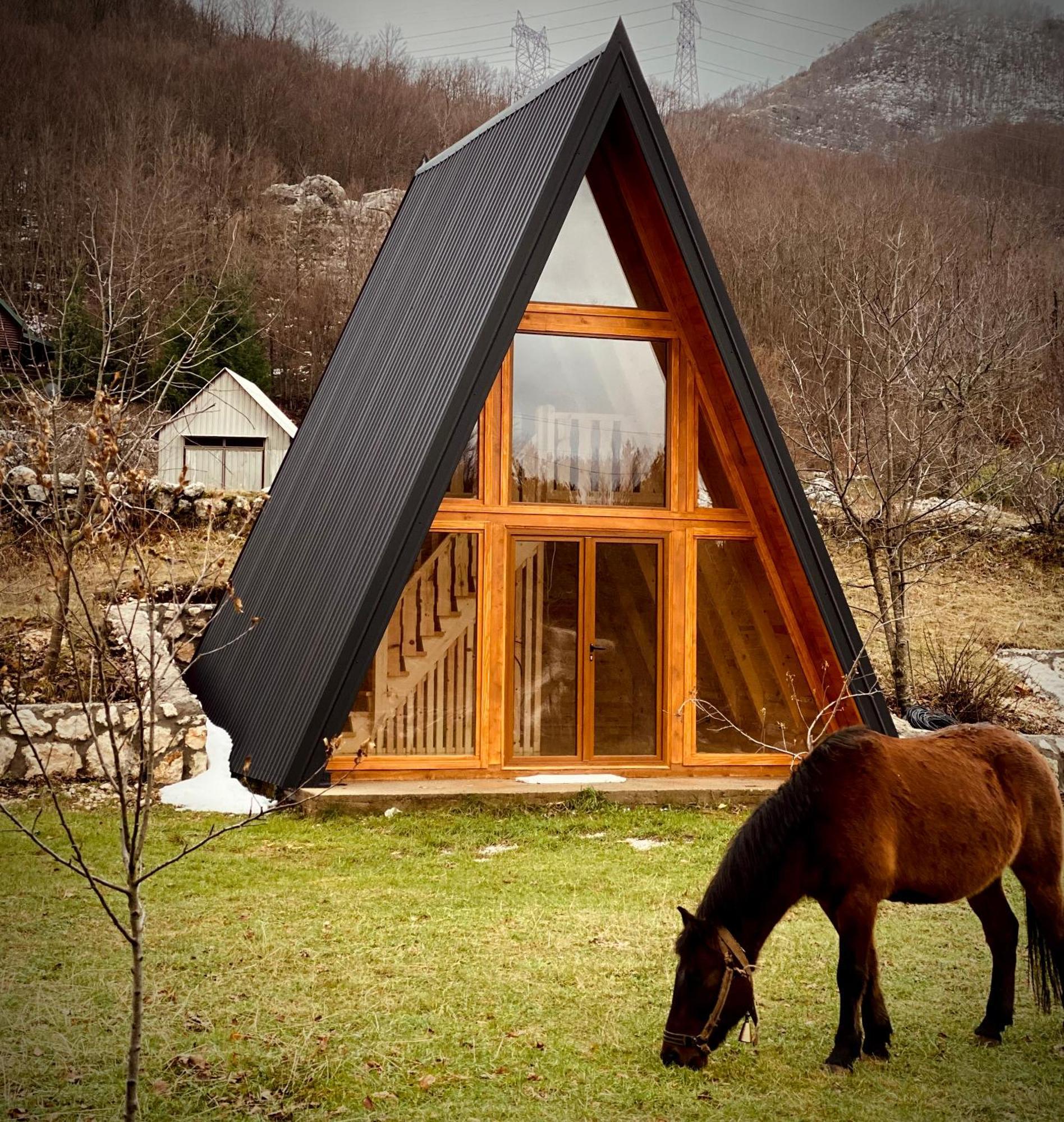 Albero Casa * Цетине